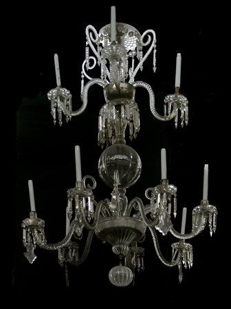 Manifattura di Murano, antico lampadario in vetro a undici braccia disposte...