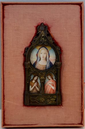 Scuola del secolo XIX "Madonna con Santi" miniatura su avorio sagomato entro...