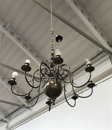 Lampadario "olandese" a otto fiamme in bronzo (difetti)