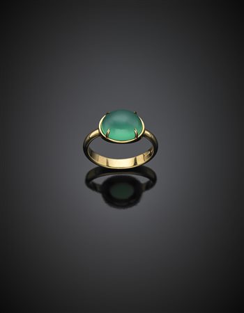 *DI GREGORIOAnello in oro giallo e agata verde cabochon di ct. 2,75 circa, g...