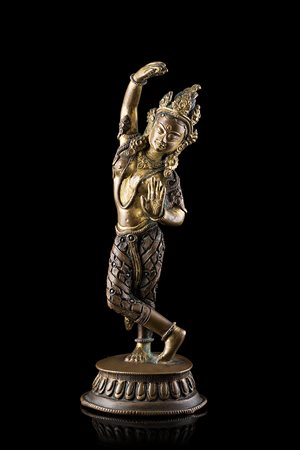 Tara danzante in bronzo doratoCina, secolo XX(h. 20,5 cm.)-ENA gilt bronze...