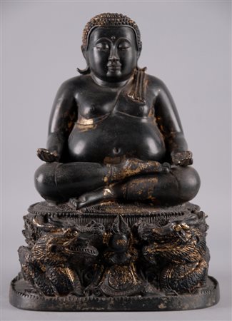 SCULTORE CINESE ATTIVO TRA IL XIX/XX SEC. "Buddha" Scultura in bronzo con...