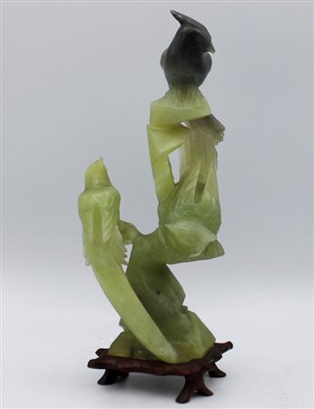 SCULTORE CINESE DEL XX SEC. "Uccelli del paradiso" Giada verde cm 22