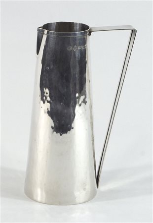 Brandimarte.caraffa in argento 925 con manico. H. cm. 21. gr. 310.