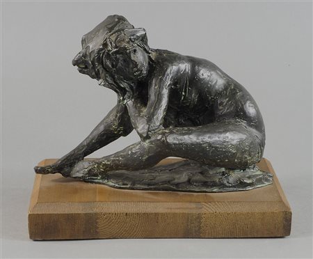 Augusto Murer 1922-1985 "Ragazza seduta" lung. cm. 24 - scultura in bronzo a...