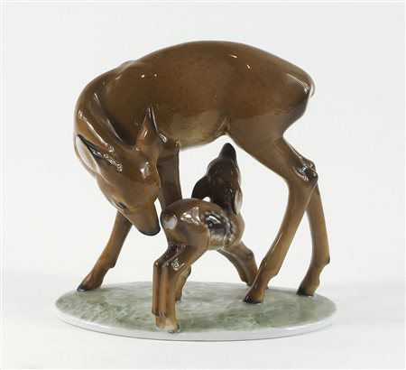 Rosenthal: scultura in porcellana policroma raffigurante bambi. H. cm. 16.