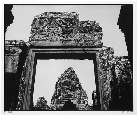 Damy Ken Rovine di Angkor 2005Stampa fotografica vintage alla gelatina sali...