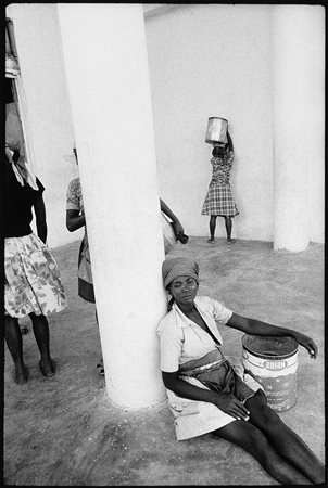 Bruce Gilden Haiti 1988Stampa fotografica vintage alla gelatina sali...