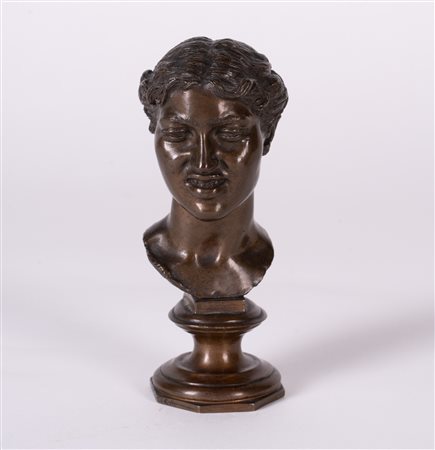 GEMITO VINCENZO (1852 - 1929) Volto femminile. Bronzo. Cm 5,50 x 14,00 x...