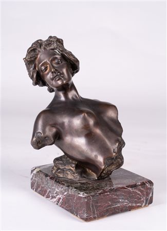 RENDA GIUSEPPE (1859 - 1939) Busto femminile. Bronzo. Cm 14,00 x 20,00 x...