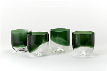 Venini Lotto di quattro coppe in vetro soffiato trasparente incolore e verde....