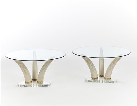 Maison Jansen Coppia di tavolini con piano circolare in cristallo molato e...