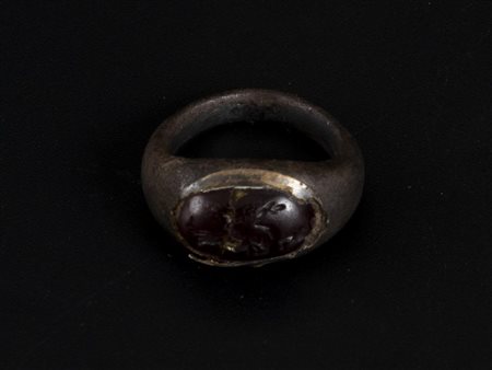 ANELLO IN BRONZO DATAZIONE: I-II sec. d. C. MATERIA E TECNICA: bronzo fuso e...