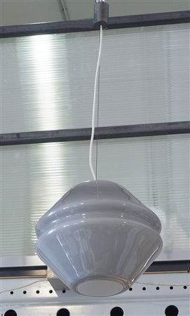 Venini: lampada a sospensione in vetro grigio, interno lattimo.