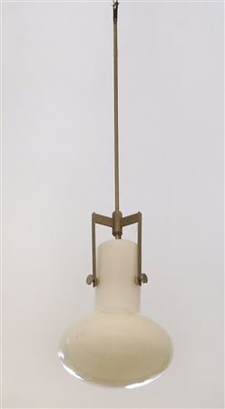 Venini: lampada a sospensione in vetro opalino con montatura in acciaio.