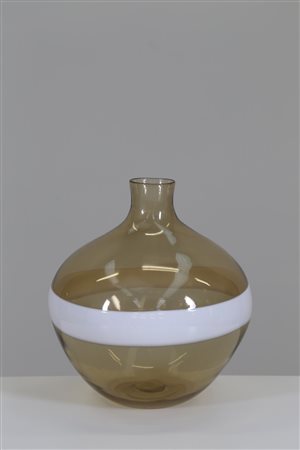 VISTOSI GINO (1925 - 1980) Grande Vaso . Vetro di Murano. Cm 27,00 x 30,00 x...