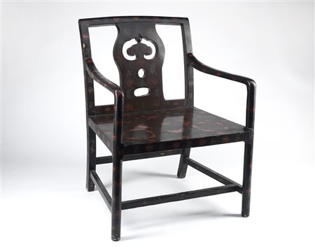 Arte Cinese  A large wooden lacquered chair China, 20th century .