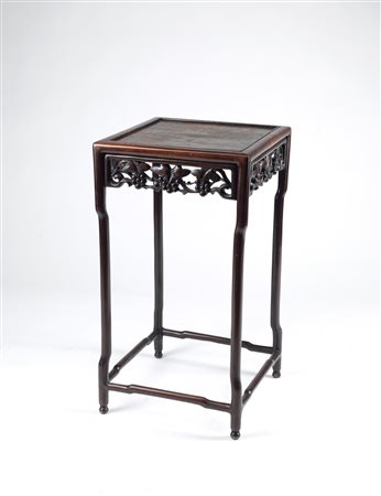 Arte Cinese  A wooden carved table China, 19th century .