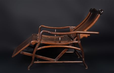 Arte Cinese  A wooden chaise longue China, 19th century .