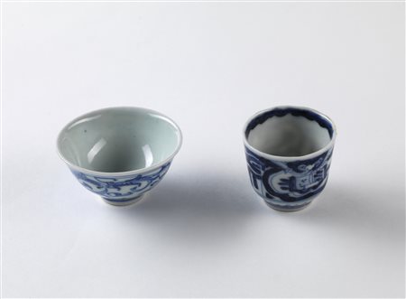 Arte Cinese  Two blue and white porcelain cups China, 19th century .