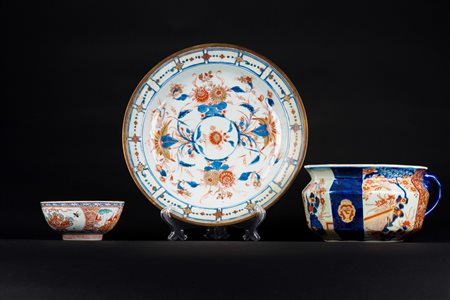 Arte Cinese  Three Imari porcelain vesselsChina.