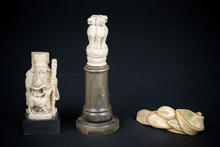 Arte Indiana  A group of three ivory pieces Various provenances, 19th century .