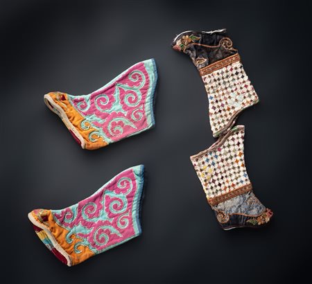 Arte Cinese  Two pairs of binding shoes China, late 19th-20th century .