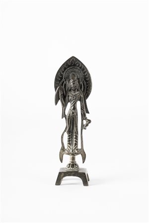 Arte Cinese  A bronze figure of Bodhisattva in the Tang style China, 19th century .