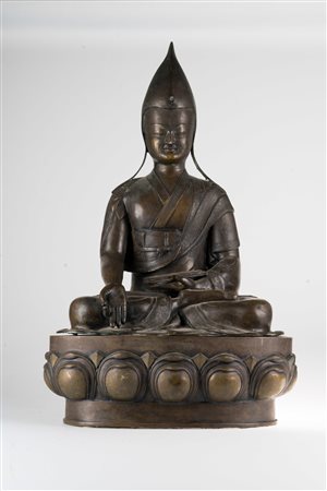 Arte Cinese  A large bronze sculpture portaying Dalai Lama (?)Tibet, early 20th century .