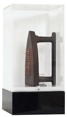 MAN RAY Philadelphia 1890 - Parigi 1976 Cadeau 1921-1974 scultura in bronzo...