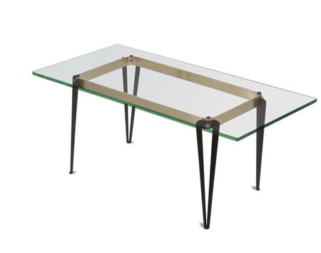 TAVOLINO Tavolino con piano in cristallo e base in ottone zapponato. 1960...