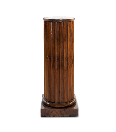 
Walnut column pedestal from 19th century