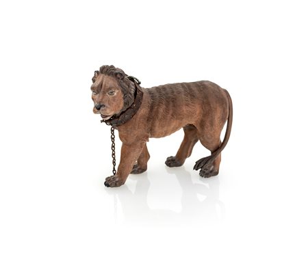 
Polycrome terracotta lion