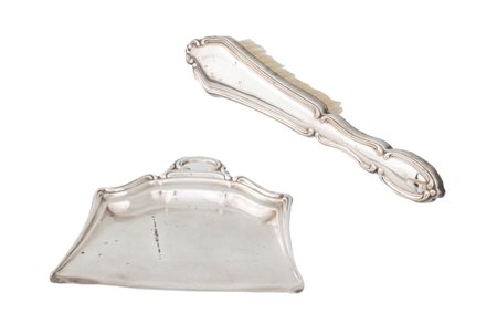 
 

Silver crumb bluch and dustpan