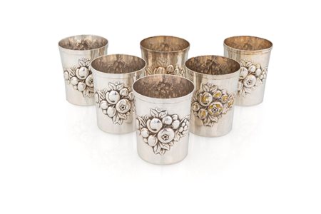 
 

Six silver plated glasses 