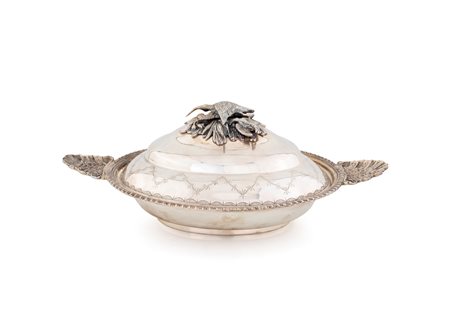 
 

Silver vegetable dish