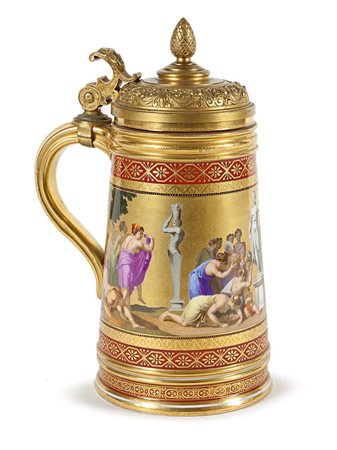 TANKARD Tankard in porcellana di Vienna, dorato in oro zecchino e dipinto con...