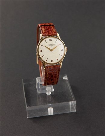 LONGINES Solo tempo anni '40 Diam. 31 Cassa in tre parti in oro giallo...