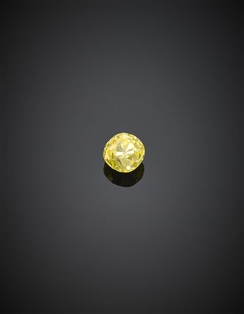 Diamante fancy intense green-yellow taglio a cuscino di ct. 1,22. 

Accompagnat