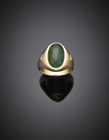 Anello in oro giallo con nefrite ovale cabochon e diamanti g 12,95 misura 27,50