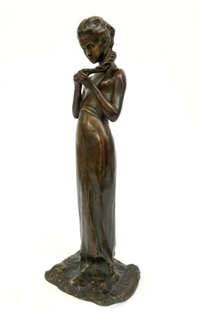 Ignoto "Ragazza con treccia" scultura in bronzo (h cm 46) Reca firma Troubetzko