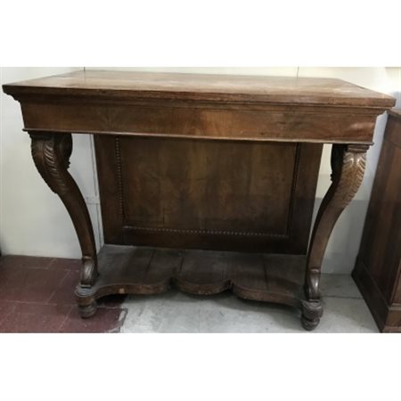 Consolle con montanti mossi e intagliati. Sec. XIX (cm 110x100x58) (difetti)