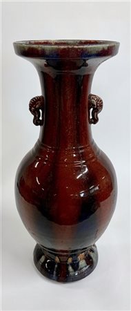 Vaso in porcellana a invetriatura flambè, Cina secolo XIX/XX (h cm 56) (difetti