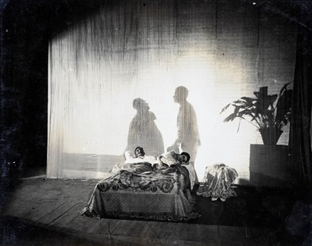 Anton Giulio Bragaglia Fotografia d scena della commedia teatrale "Dramma di sogni" di Luigi Bonelli (in arte Wassili Cetoff Stenberg), Notte di sogno di Cetoff