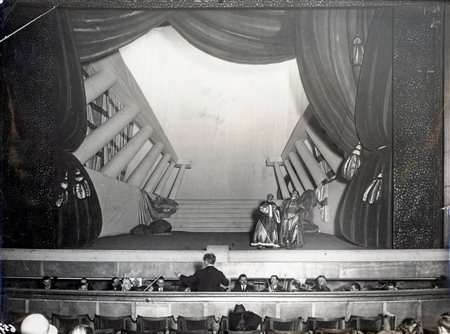 Virgilio Marchi Fotografia di realizzazione teatrale "L'Italiana", Atto I, scena ultima