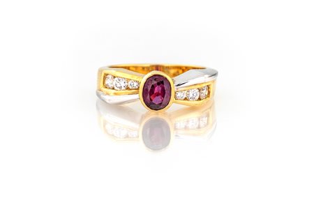 ANELLO CON RUBINO SIAM