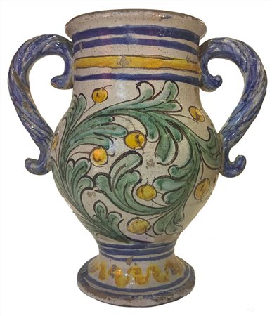 Maiolica di Caltagirone, brocca a due anse con decori e foglie. Inizi XX...