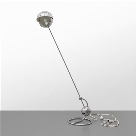 Rara lampada vintage in vetro opalino con base in argento 925, altezza cm  36 - Asta Importante Asta Tempo di Antiquariato e Arte moderna - Aste Pirone