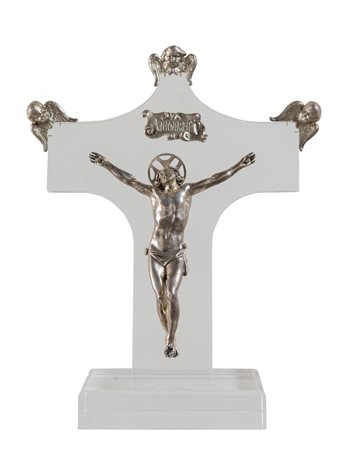 CROCIFISSO IN ARGENTO, inizio XVII secolo Cristo con tre ornamenti d’argento...