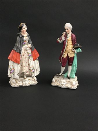 Manifattura italiana L Fabbri "Rosalba e Florindo" due figure plastiche in abit